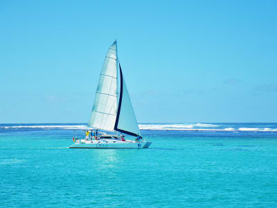 Catamaran trip on the lagoon of Ile aux Cerfs from Trou d'Eau Douce, Mauritius