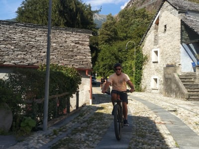 Ruta gastronómica y vinícola en bicicleta con salida de Locarno, cerca del Lago Mayor, Tesino