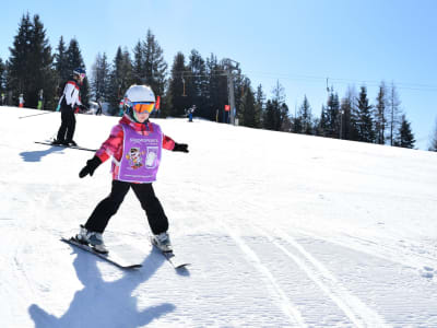 Beginner Ski lesson for children in Mayrhofen, in Tirol