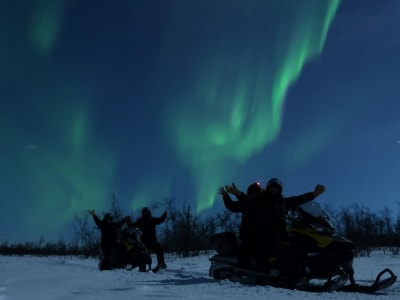 Safari en moto de nieve por la aurora boreal hasta el monte Ednamvárri desde Kiruna