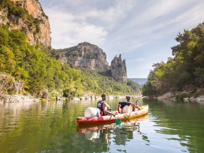 Kajakfahren auf der Ardèche, Frankreich