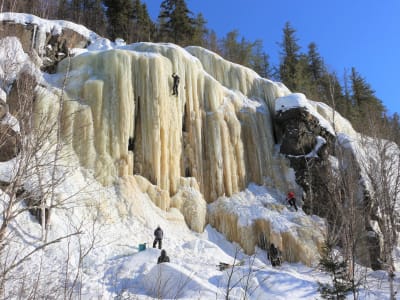 Ice climbing on Wasa Lake, in Abitibi-Témiscamingue