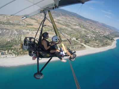 Vuelo en ultraligero sobre la costa jónica de Calabria