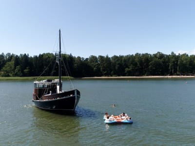 Cruceros privados en barco por el archipiélago de Helsinki