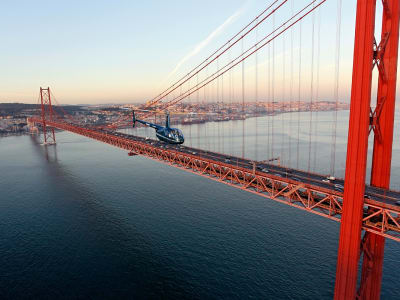 Vol panoramique en hélicoptère au-dessus de Lisbonne