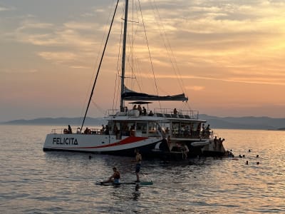 Croisière en catamaran à l’Île d’Or au coucher du soleil depuis Saint-Raphaël