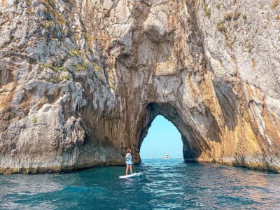 Geführte SUP-Tour zu den Höhlenwänden von Capri