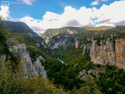 Randonnée vers les marches de Vradeto et Beloi à Zagori, Grèce