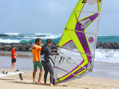 Beginner windsurfing course in Las Cucharas, Costa Teguise