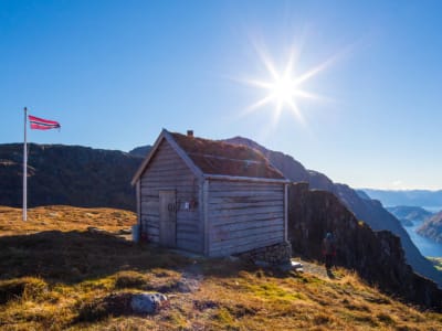 Guided Hiking Tour to Kiellandbu near Hardangerfjord from Voss