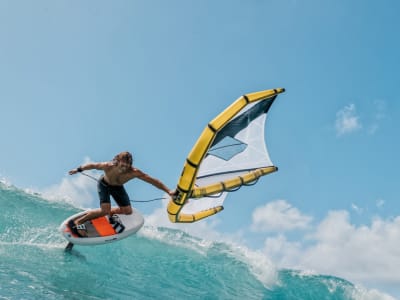 Cours de wing foil à Softades, près de Larnaca