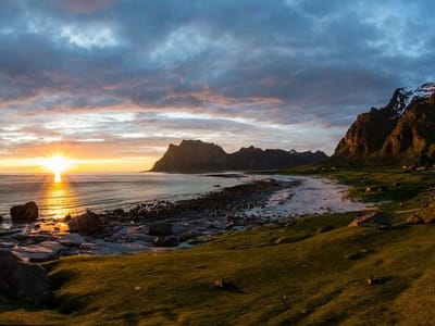 Excursión fotográfica nocturna al sol de medianoche en Lofoten desde Svolvær