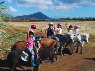 Paseos a caballo en Cascavelle, cerca de Flic en Flac en Mauricio