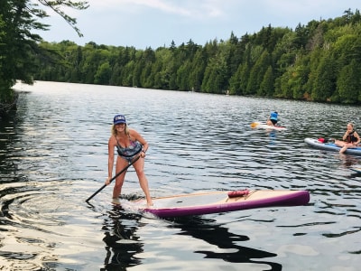 Clase de stand up paddle en Sainte-Marguerite-du-Lac-Masson, cerca de Montreal