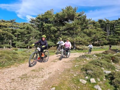 Randonnée en VTT électrique vers les Bergeries de Luviu au départ de l'Ospedale près de Porto Vecchio