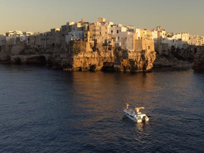 Excursión privada en barco a Polignano a Mare y las grutas marinas, cerca de Bari