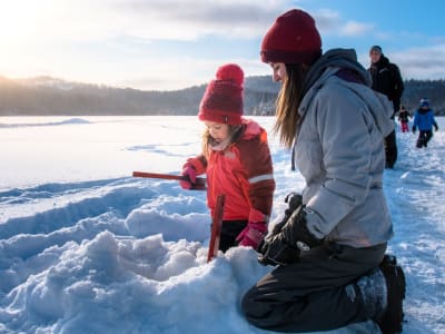 Eisfischen in Lanaudière bei Domaine Bazinet von Montreal aus