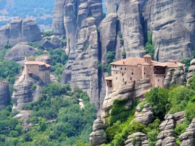 Full-day Private Tour to Meteora from Athens