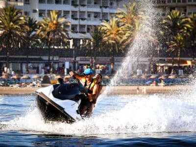 Jetski-Verleih im Yachthafen von Marbella, Malaga