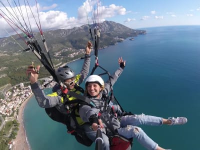 Tandem-Gleitschirmflug bei Budva, Montenegro