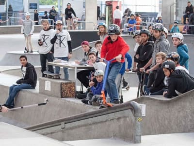 Scooter lesson at EGP 18 skatepark, Paris 18th