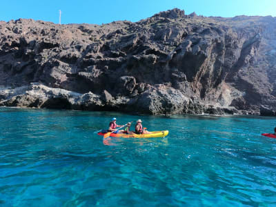 Excursion guidée en kayak de Las Negras à Cala del Cuervo à Cabo de Gata (Almería)