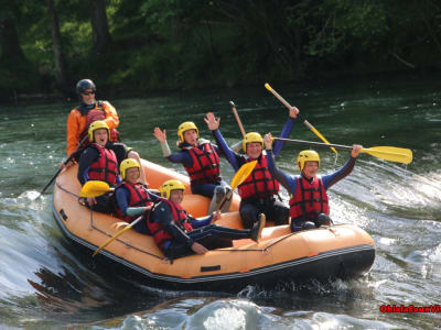 Rafting auf der Gave de Pau in der Nähe von Lourdes, Pyrenäen