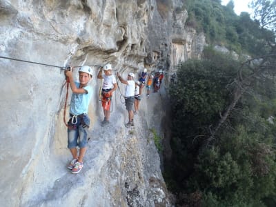 Excursión de un día en vía ferrata en Les Baumes Corcades, Centelles, cerca de Barcelona