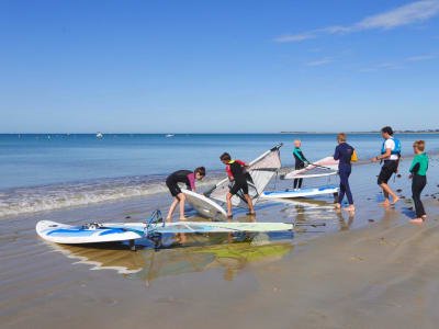 Clases particulares de windsurf en la isla de Ré, cerca de La Rochelle