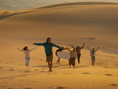 Entdecken Sie Sandsurfing in der Nähe von Agadir auf den Dünen von Tamri