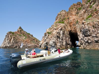 Entdeckung des Naturparks Scandola und Girolata mit dem Boot von Porto, Korsika