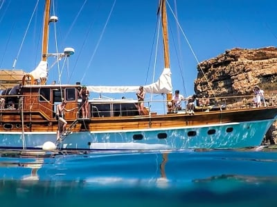 Excursión en velero de día completo a las islas de Malta, Gozo y Comino