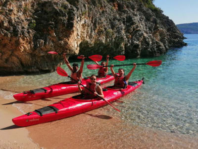 Excursion d'une journée en kayak de mer dans les îles Ioniennes au départ de Lefkada