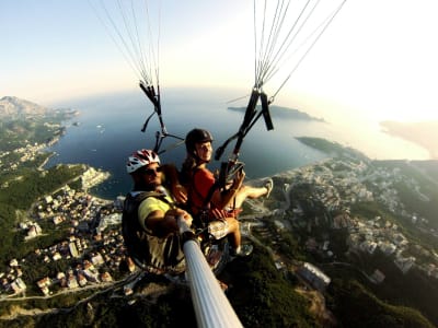 Vol en parapente en tandem à Budva (800m/2,600ft) depuis la montagne Braici