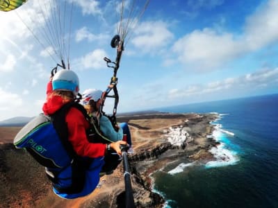 Tandem-Gleitschirmflug in Playa Blanca, Lanzarote