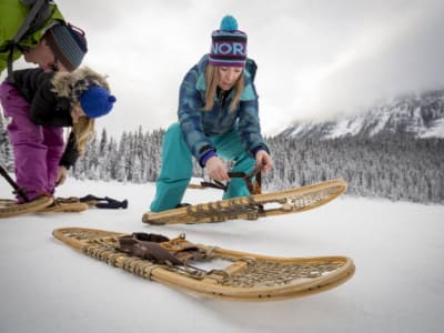 Schneeschuhwandern am Lake Louise von Banff bei Calgary