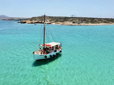 Paseo en barco a la Laguna Azul de Paros