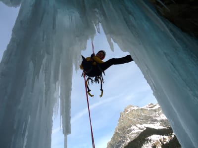 5d Ice fall climbing course in Kandersteg, Switzerland