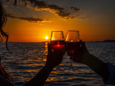 Excursión privada en barco al atardecer por la isla de Capri desde Marina Grande