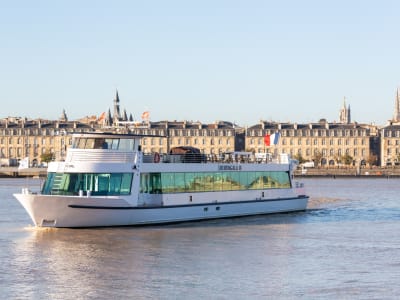 Balade en bateau commentée sur la Garonne à Bordeaux