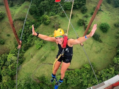 Columpio de Tarzán desde 143 Metros en el Monteverde Extremo Park