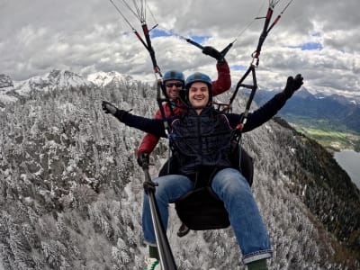 Baptême de parapente hiver au-dessus du lac d'Annecy