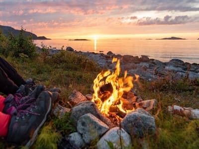 Mitternachtssonne Sommer Lagerfeuer Erlebnis von Tromsø