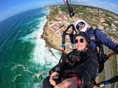 Tandem-Gleitschirmfliegen über Lissabon