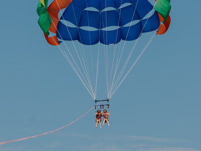 Parasailing im Golf von Ajaccio vom Strand Neptun, Ajaccio