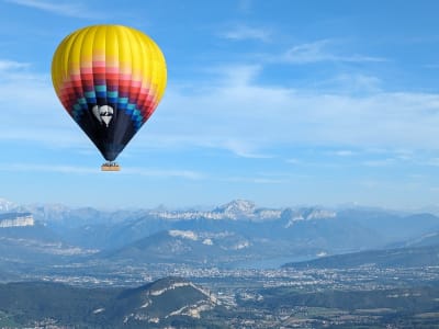 Vuelo en globo sobre el lago de Annecy, Alta Saboya