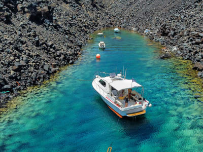 Croisière de pêche privée autour de Santorin depuis la baie d'Ammoudi