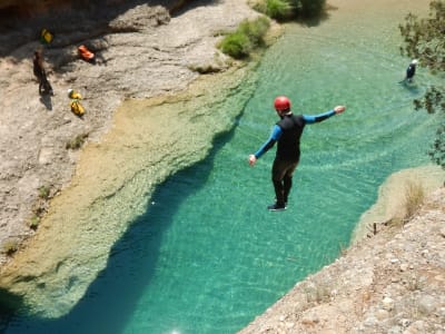 Aventura de barranquismo en la Sierra de Guara, cerca de Huesca