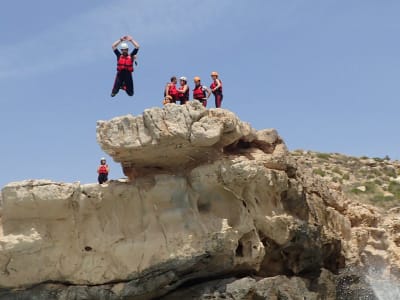 Coasteering in Villajoyosa, von Alicante aus