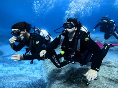 Descubre el submarinismo desde Marathopolis en Kalamata